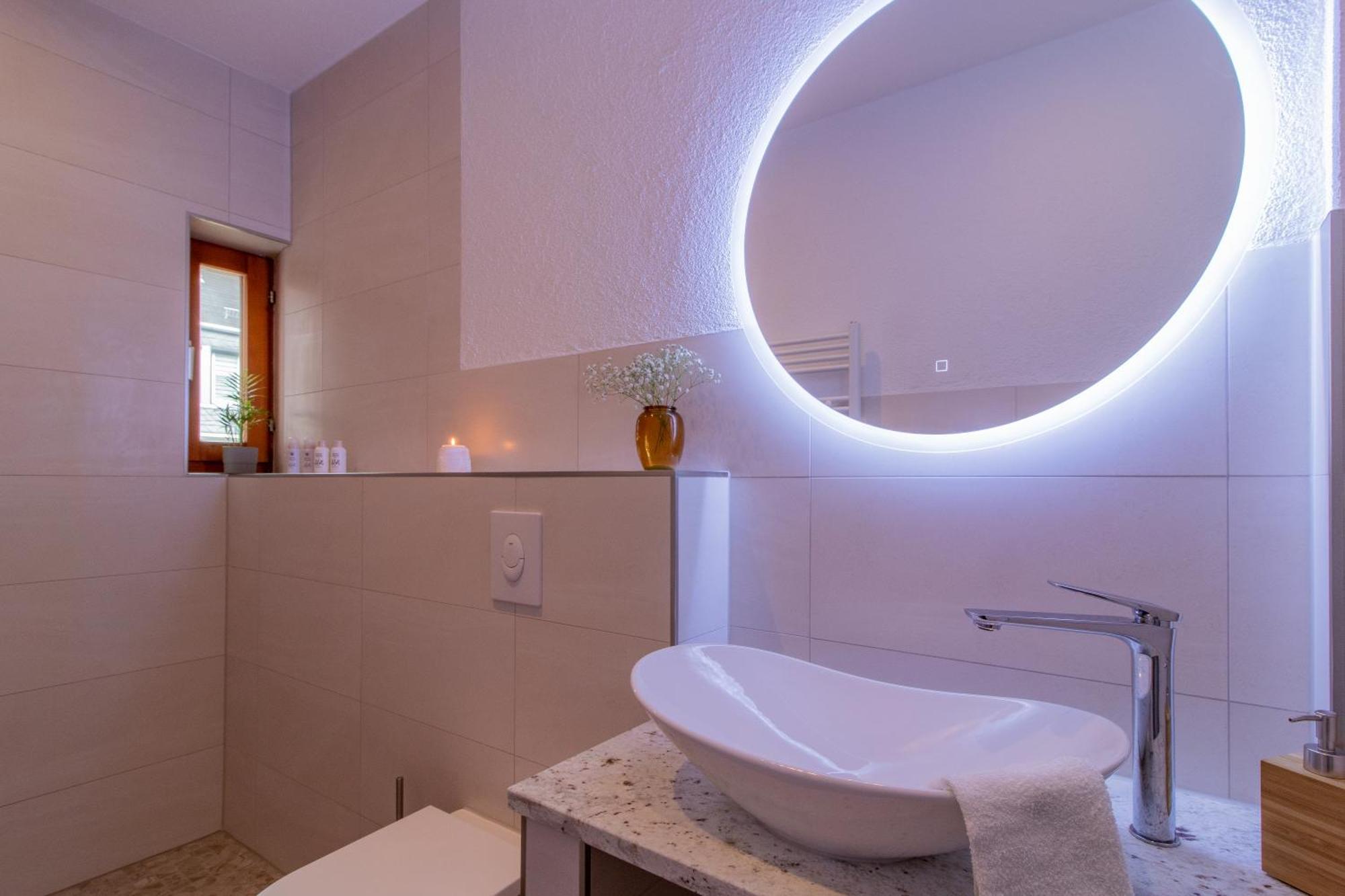 Stilvolles City-Apartment I Netflix I Wlan L Stellplatz I Zentral Schwarzenberg  Eksteriør billede
